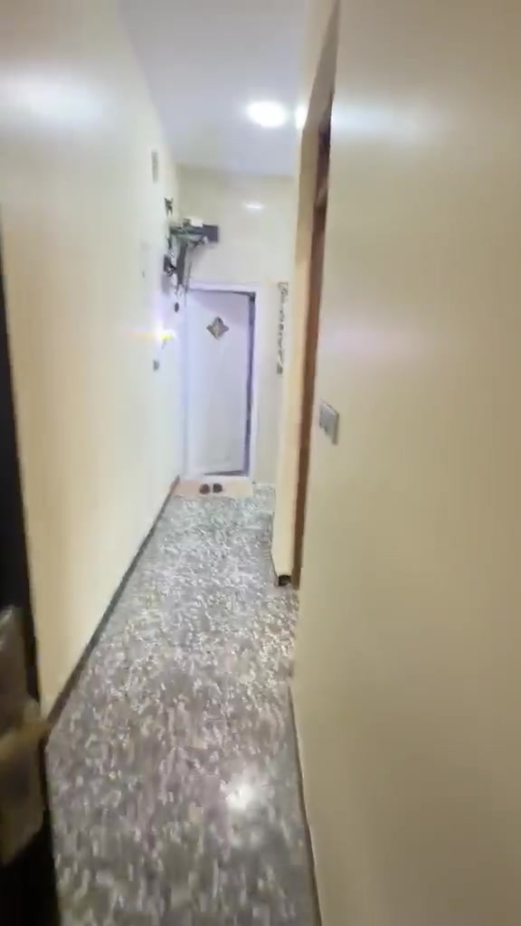 بيت للبيع الحرية شارع ٣٠
بناء ٢٠٢٣ الطابق الاول صالة ومطبخ وخدمات
الطابق الثاني غرفتين وحمام

الطابق الثالث غرفة وسطح 
***********
