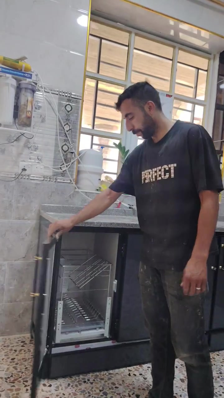 معمل عين العرب للالمنيوم
يقدم كاونترات فصال حسب الطلب ونوعيه ممتازه ومتانه 
ويقدم كافه الابواب و الشبابيك ايضا بكل الالوان 
***********
