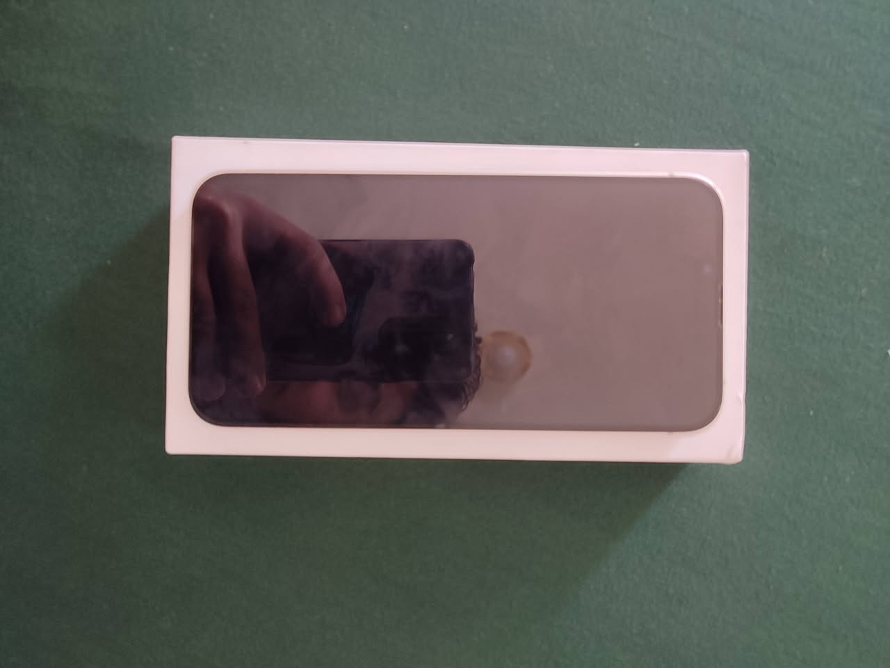 السلام عليكم حبايب للبيع ايفون 13 عادي لون مميز ذاكرته 128 بطاريته 86 الجهاز جديد لا مفتوح ولا مبدل بي ايي قطعة شرق اوسط ملحقاته فقط الكيبل مكان حلة للاستفسار ***********
