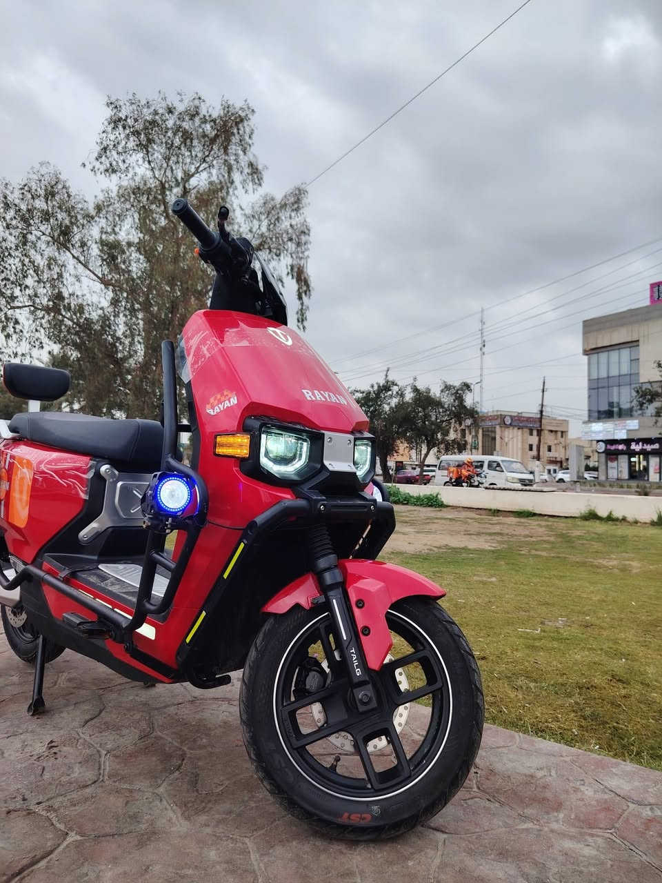 للبيع.. للبيع
دراجة ريان وحش الكون زيرو للبيع
مدرع من كل الاتجاهات 
6 باتري 
ملف 2000
تمشيك 90 كيلو بالشحنه
سرعته 80 حقيقي
نطام شحن تلقائي
نظام p
نظام R
نظام abs
نطام حماية
نظام بصمه
قاطع دورة
تربط على موبايل
تحتوي على شاحنه موبايل
الدراجه كامله شخط مابيه
العنوان بغداد شارع فلسطين
الشراي يتصل ***********
