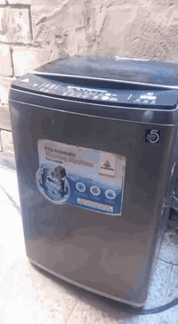 السلام عليكم من رخصت الادمن غراض للبيع لغرض السفر غساله 19 كيلو نضيفه 250 طباخ شغال خمس عيون والفرن 100 مجمده نضيفه 200 مكنسه استعمال قليل 30 رقم ***********
