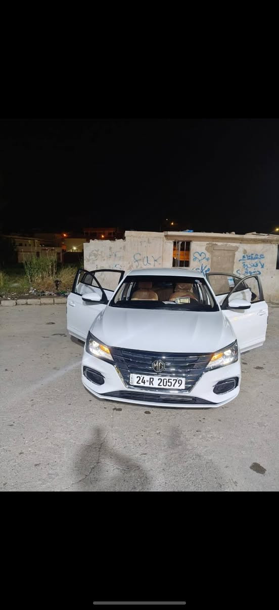 MG5
STDموصفات
السيارة ضمان شركة امجي نضيفه و حلوه حيل السيارة ع يدي صار الضرار الباب صبغ الجاملغ فقط كلير توحيد لوان 
وباب السائق بيه شويه باراد
السيارة مانقصها 
العنوان موصل 
للتواصل ***********
السعر 94وبيها مجال
