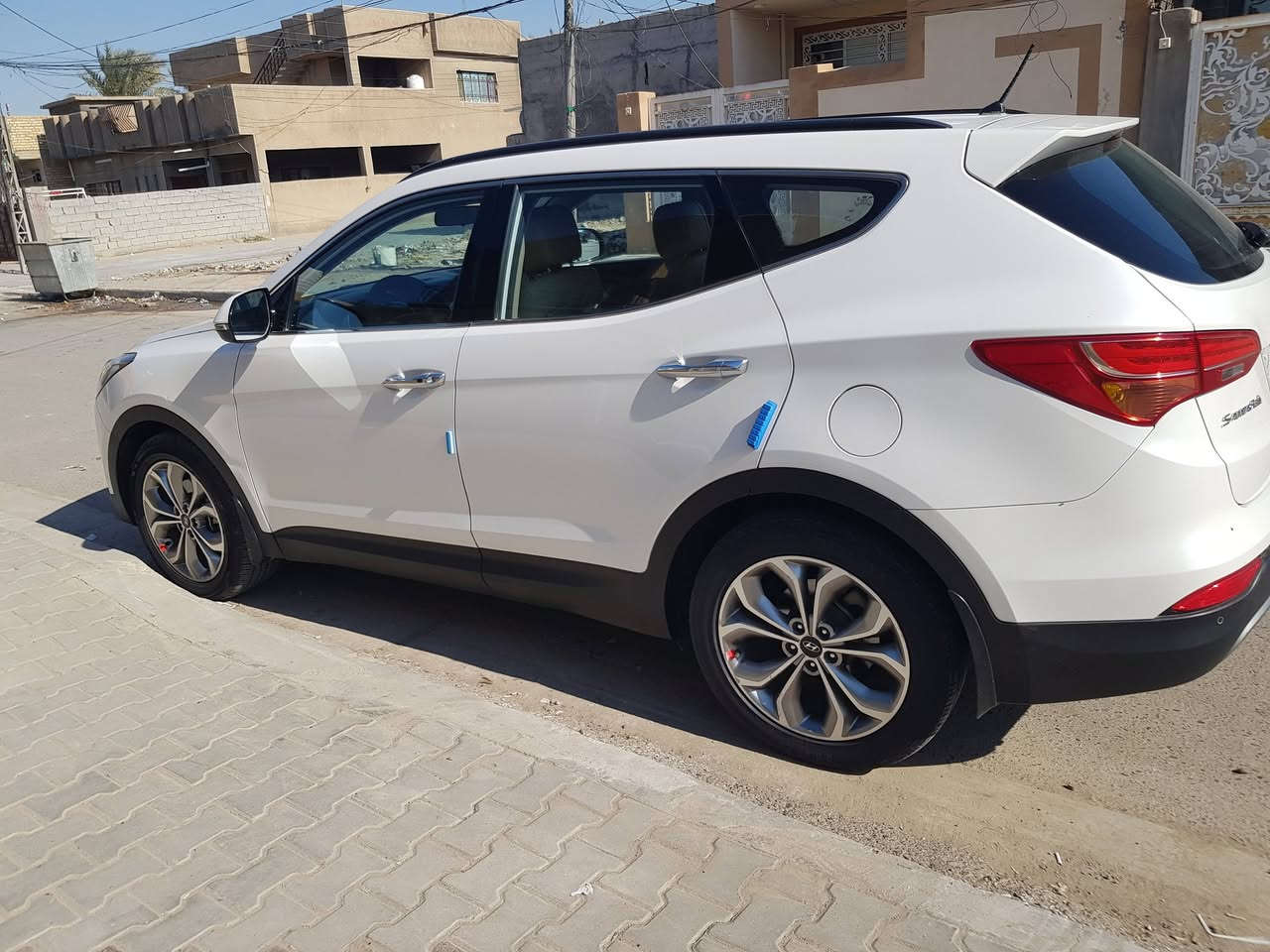 السلام عليكم.
سنتافي 2016 خليجي سيارة مال بيت وبالعافية ع شراي كفالة عامة 6سلندر (3.300) 7 راكب فورويل
كير ومحرك شرط اخت الزيرو رقم بغداد ماشية 125الف كيلو قابل للزيادة السعر 205 بيها مجال ان شاءالله 
مواصفات:
مقاعد كهرباء وجلد والارضية مدوشمة جلد 
تحكم ستيرن جهتين 
مثبت سرعة 
نظام الايكو 
ونظام المساعدة في المنحدرات 
مانع انزلاق 
تبريد بيانو 🎹 
تبريد 3 قطع
مري شفط اشاير بالمري
حساسات 
لد امامي خلفي
ويل19 كروم
يدات نيكل
تخم تاير جديد 💯
صدر  جديد 💯
باتري جديد 💯 
سياره جاهزة من كلشي 
مكاني بغداد المحمودية متواجد خاص+اتصال + واتساب
***********
***********
