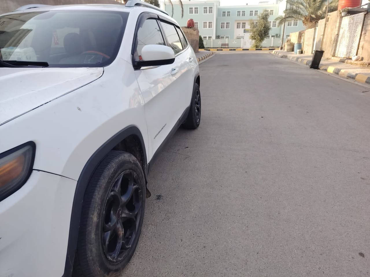 جيب شيروكي 2400 هاذ رقمي *********** السعر 118
