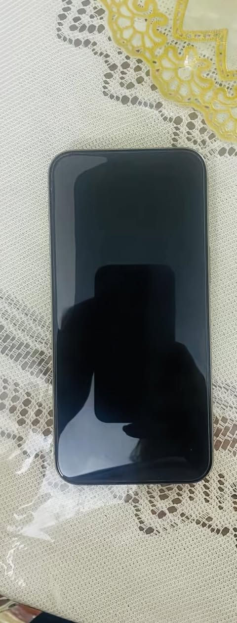 السلام عليكم 
عندي ايفون ( 15pro max) 
نظيف ماداخل صيانه ابداً 
الذاكره (256) / بطاريه الجهاز(85) 
السعر (مليون 150 الف )
الاستفسار (***********) 
مكاني (معامل حي النصر )
