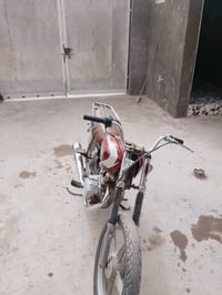 دراجه ايراني 5 كير مال واحد مستعجل يريد يبيعها 175 بيها مجاللللل 07705...