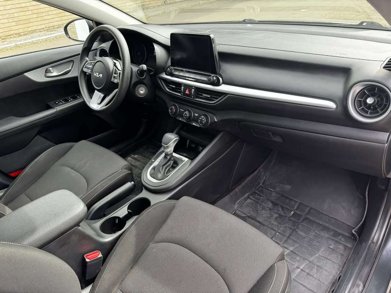 سـلام عـليكم
1للـبيع كيا فورتي
2مـوديل2024
3امريكي كلين بدون حادث فقط دعاميه صبغ وصور حادث بل منشور
4مواصفات عاديه شاشه كامرة حساسات امامي خلفي رادارات امامي خلفي تحديد مسار 
5مكينه2000دوش 
6ماشيه22ألف 
7مكاني بغداد
8الـسعر157
9الاستفسار***********
