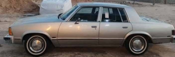 ماليبو كلاسيك كير أوتوماتيك تعليگ بلادي، ابواب تقفيل وفتح ريمونت موديل 81 جدا نظيفة. تخم تاير الخط الأبيض ويالة و كبات ماليبو اصلي باتري قبل يومين شديته. كل شي بيها شغال بدون اي نقص، تبريد شغال رقم دولي. شرط التحويل. السعر 48 مجال بسيط 
***********
التواصل مع صاحب السيارة اتصال أو وتس اب
