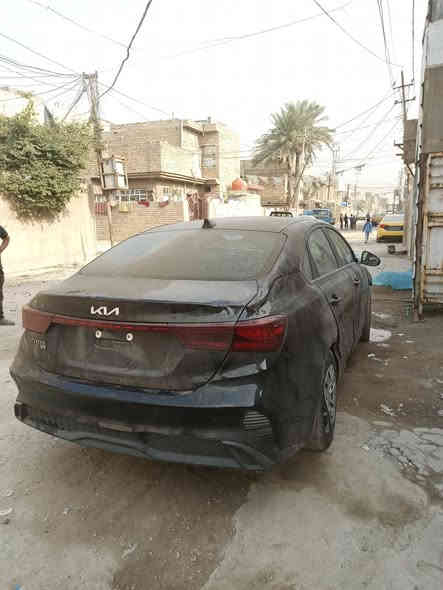 السلام عليكم هاي السياره للبيع وراح اخلي رقم تلفوني بالامين الثانيه خلف السده ***********
