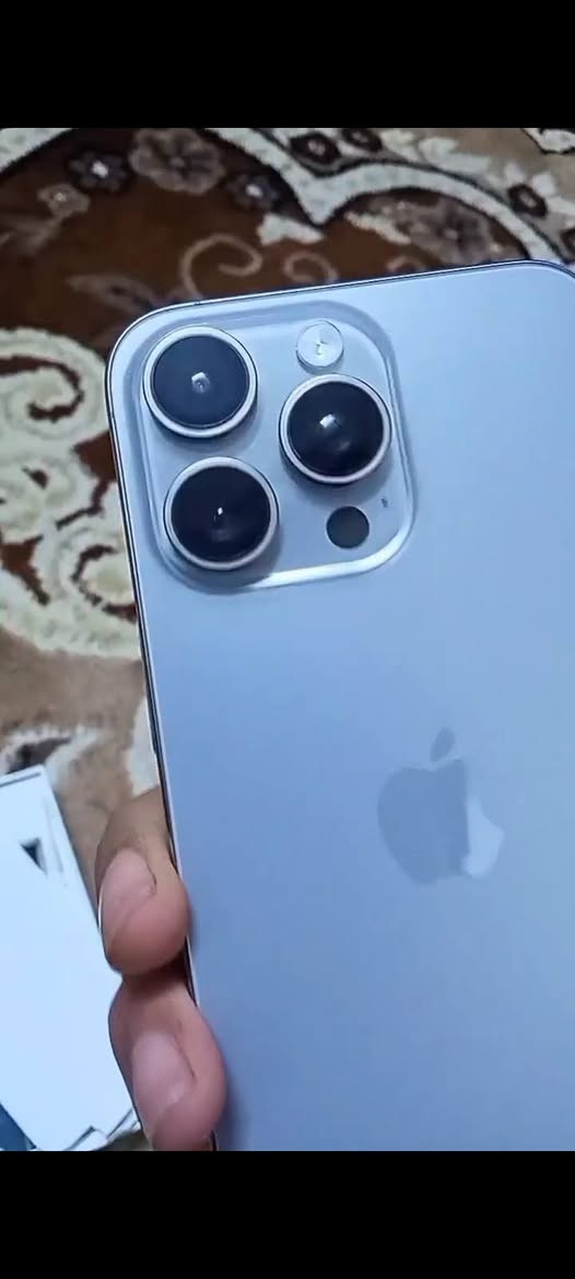السلام عليكم ايفون 15 برو ماكس
للبيع مقفول ايكلود 
الجهاز كامل هوه وكارتونه شرق اوسط الله شاهد جهاز نظيف 
ضايع الايكلود مني ذاكرة 256 بطاريه 87 الجهاز شخط مابي 
للبيع او المراوس مكاني الدورة / ***********
