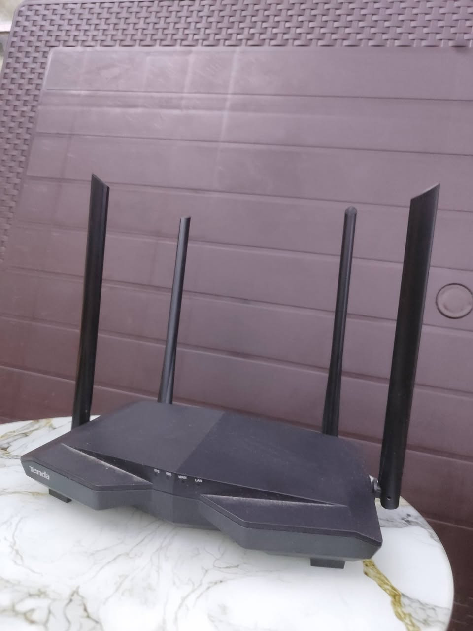 راوتر عدد 2 من شركة Tenda
نظيفات جدا و شغالات لكن بدون كيبل Power 
المواصفات و الموديل موضح بالصور 
السعر للابيض 10 🌹
و الاسود 15 🌹
يتوفر توصيل لكل العراق
 مكاني بغداد شارع فلسطين


**إذا كنت صاحب هذا الإعلان وتريد حذفه لأي سبب، رجاءا أرسل رسالة إلى الدعم الفني**