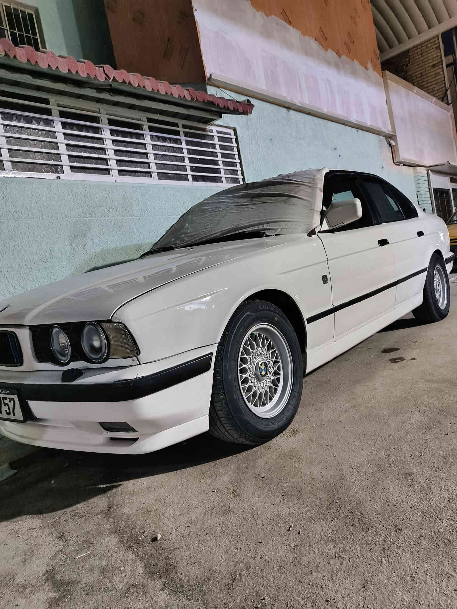 للبيع او مراوس حسب القناعه
🇩🇪🇩🇪BMW
👑525 مسكر 
✌كير عادي 
🛑تدفئه كشنات
🛑تدفئه مرايات واوتو 
🛑دعاميات Mامامي وخلفي
🛑داخل ابيض M
🛑فتحه
🛑برده خلفيه اوتو
🛑شاشه تاب
🛑تخم تاير
🛑حداديه امامي خلفي 
🛑مكينه شرط بطناش 1/2/3
🛑هااااون المكينه 
🛑لايت زينون
🛑كهرباء عام شغال
⭕رقم دولي انكليزي كركوك⭕
💯باسمي السنويه تحويل ثاني يووم💯
🛑السعر⭕ ٥٨ ⭕مجال حق الجيه
للبيع او مراوس حسب القناعه
بغداد الشعب❌ ***********❌
