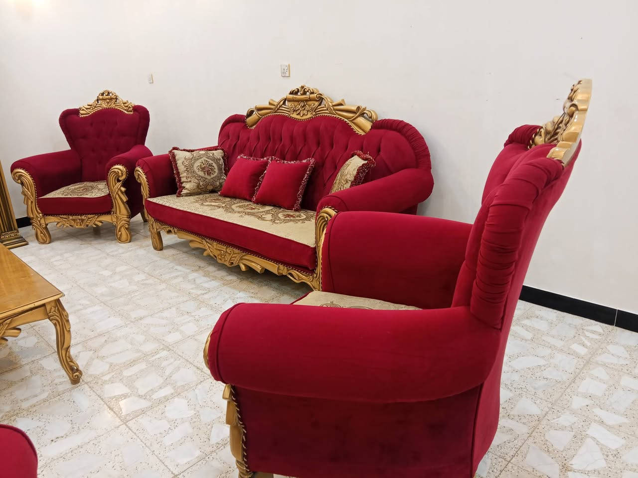 تخم زان تركي درجه اولى النظافه جيده 10 مقعد زائد طبله زائد فاترينه مصريه المكان بغداد تواصل على هذا الرقم واتساب اتصال. ***********

