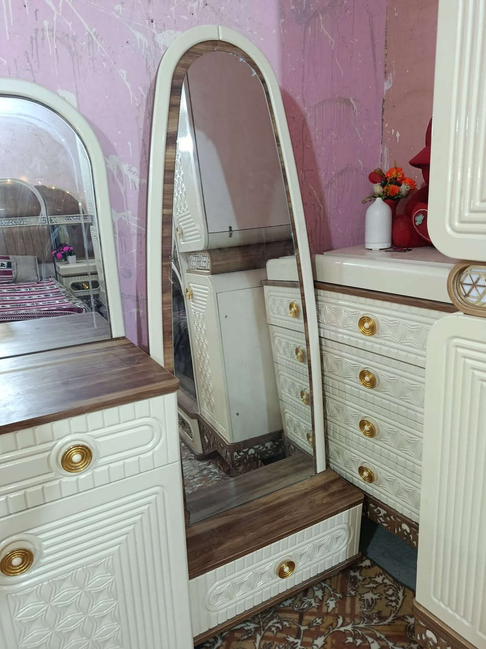 غرفة تركية ضخمة كلش نضيفة سعر 650 ويا مندر مكانة البصرة الحيانية ‏‪0778 126 7485‬‏
