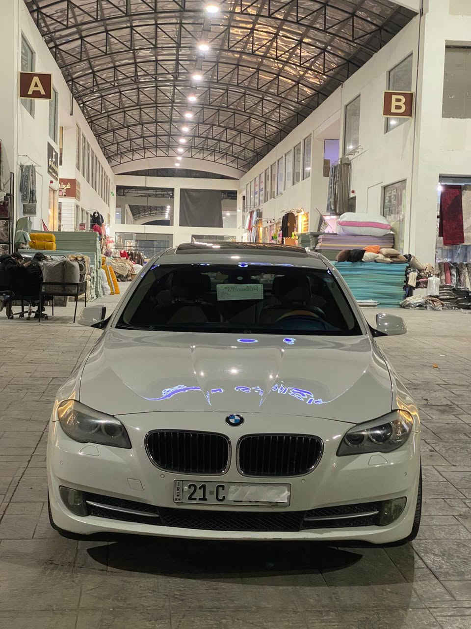 Bmw f10 
 موديل 2011 حجم 530 سفري شةريكةي عروشة  يةك    دةرگاي پشتي سةكن سبوخة بةبي ژوري بي داخلي رةقةمو سةنةوي هةموي نوئية بةناوي خومة دةعامي لو دةعامي ***********بةشةرتة   ژ.م
