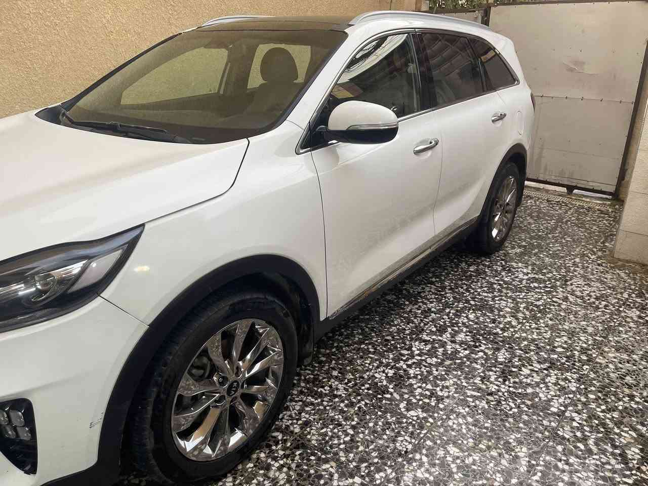 السلام عليكم كيا سورنتو موديل 2018 خليجيه محرك 6سلندر 7راكب السياره فول مواصفات للاخير ميحتاج اكتبلكم المواصفات اعلى فئة بلسورنتو السياره بيهة صبغ 3قطع وباب مبدل بلادي نفس اللون بدون دواخل بدون ايرباك بدون لغد وشواصي مكفولات كير مكينة كفاله سيارة حيل نظيفه ماشيه 140الف 
للاستفسار اكثر *********** 
مكاني بغداد الدوره السعر 182 وبيهة مجال قليل للشراي 
بيع فقط بدون مراوس
