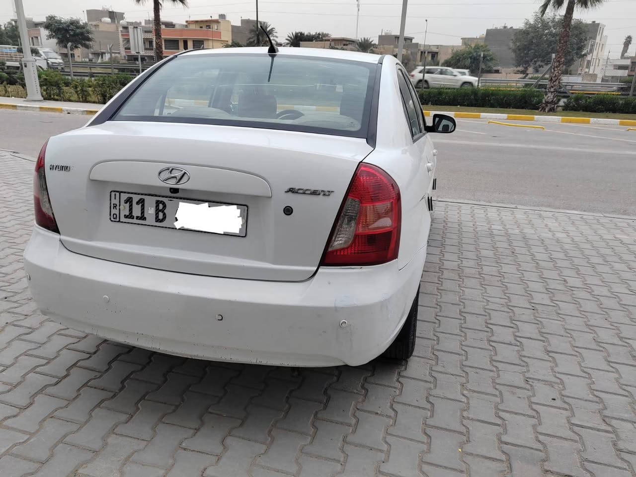 سلام عليكم 
اكسنت 2010 خليجي فتحه بلسقف رقم بغداد  باسمي سنويه لل 28  شاشه وكامره 
كير مكينه مكفولات صدر امامي خلفي جديد السياره خير من الله ونظيفه السعر 95 وبيهه مجال مكاني بغداد الغزاليه  
هاتف ***********
