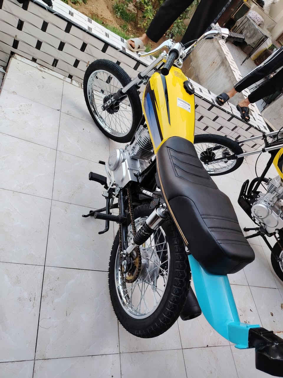 سلام عليكم دراجات ثنين لبيع وحده بيهن شاصي سكنر حلوات صالهن شهر من معمرات بعدهن كسر كارتون مكان بصره ابو الخصيب ***********
