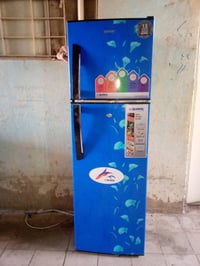 ثلاجة شغاله مابيها أيِ عطل وعندي توصيل ٠٧٧٠٦٤٣٨٨٧٥