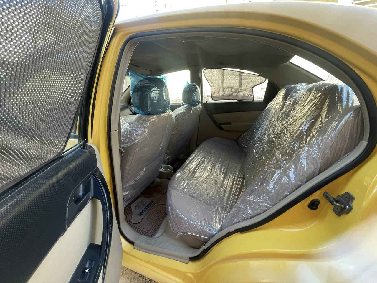 السلام عليكم 
افيو موديل 2011الشركة العامة 
سيارة جاهزة اوتماتيك
كير مكينه خير من الله 
تبريد ثلج توه شاد منظومة جديدة
حداديه حلوة
تخم تاير كهربائيات كلها شغالة
دواخل جديدة
باتري 
مكان السيارة بصرة مناوي لجم 
السعر 45وبيها مجال للشراي
للاستفسار : ***********
