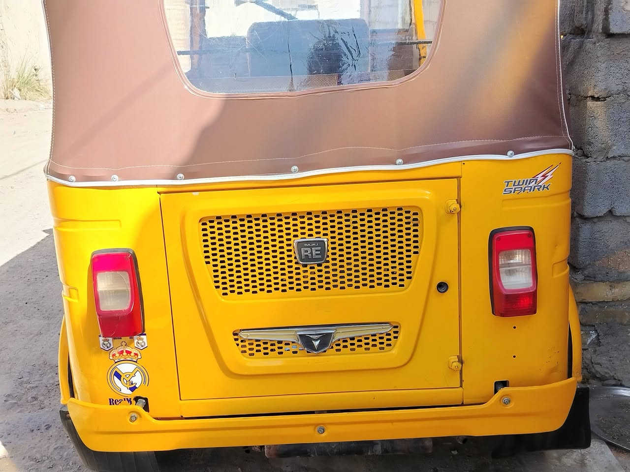 السلام عليكم تكتك باجاج للبيع 2022/11/1 أوراق مكفولة من الصبغ والضربة كدامك المكينة خير من الله مكان بغداد حي العامل السعر 83000 وبيهة مجال قليل مامتواجد ع فيس ***********
