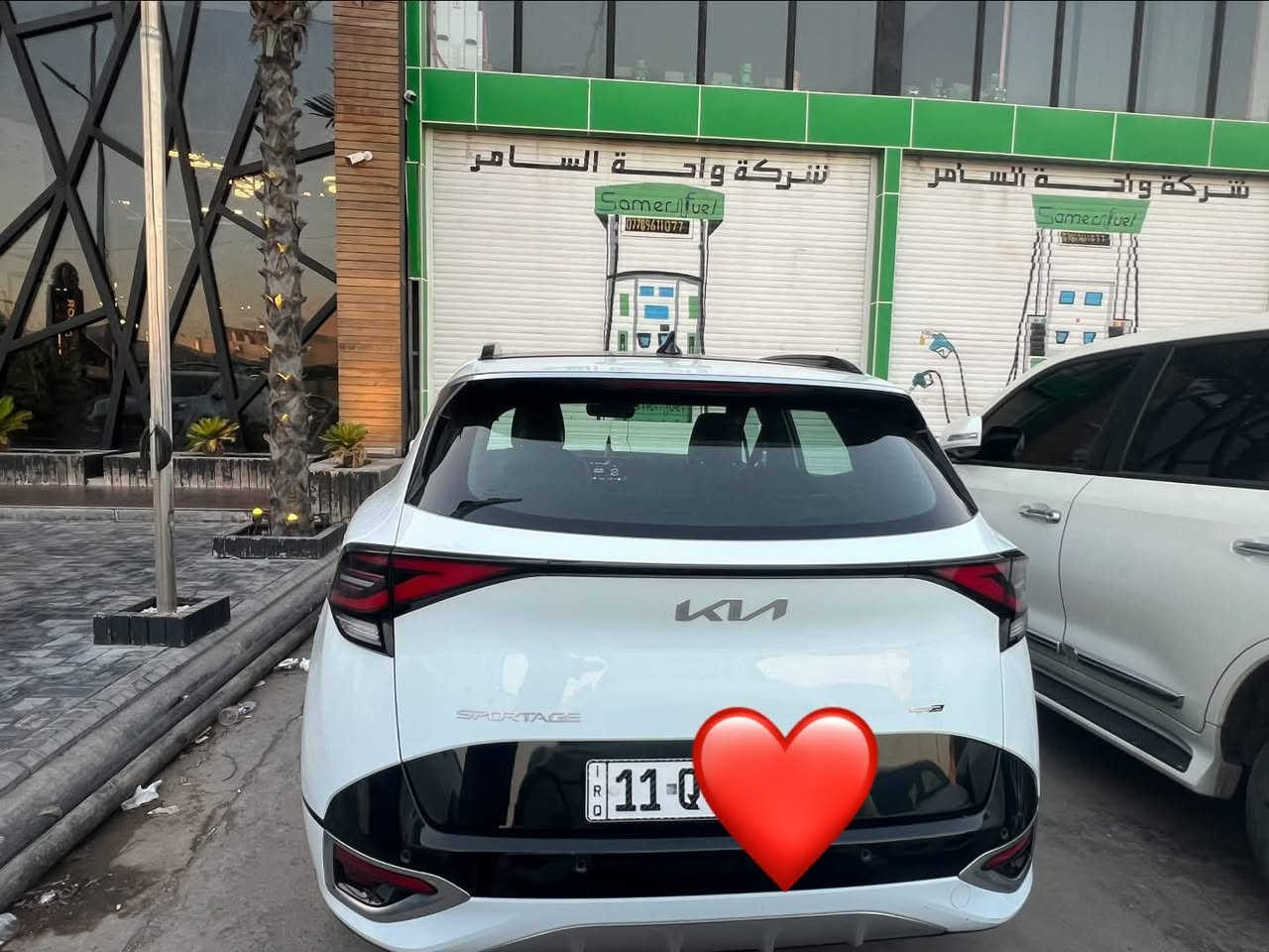 السلام عليكم للبيع او مرواس بجيب 2023 وفوك امريكي حادث خفيف 

كيا سبورتج خليجي موديل2024gtlineفول 
السعر 215 
السياره صار بيها حادث هنا ب العراق مثل مموضح ب الصور سياره نظيفه محرك كير كهربائيات كلها 

ماشية20657كم فقط  

فول مواصفات 1/1

كشنات تدفئة تبريد تدفئه 

ستيرن تدفىة 

سعة المحرك 2.0L

مرتبط بناقل حركة أوت إف و 6 نمر

حساسات أمامي

حساسات خلفية

لايت زينون + LED

كشافات 

بك لايت LED

حجم الاطار 235/50R19

ويل كب 

4 دسك

اريل نفكيتر 

مفتاح التشغيل بصمة

تشغيل عن بعد 

فتح الصندوق كهرباء 

دشبول شاشة 

شاشة Apple Car play

كاميرا دوارة 

حركة المقاعد الأمامية كهرباء 

مثبت السرعة Cruise

المودات والأوامر الصوتية

أوضاع القيادة  Drive Mode

فحص أنظمة السيارة 

حساسات ضغط اطارات 

مقود جلد حياكة 

شفتات مقود

قطعتين تبريد

هاند بريك كهرباء 

ا Auto Hold   أوتو هولد

نظام مانع الانزلاق

نظام نزول المنحدرات 

اشارة في المرايا الجانبية

مخرج منفذ الطاقة

ا  Bluetooth 

شاحن هاتف Wireless 

مكاني بغداد بغداد الجديده 
***********
