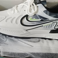 حذاء رياضي رجالي • مقاس ٤٢ • ٣ ألوان