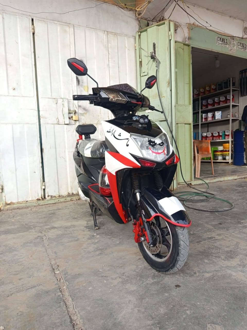 سلام عليكم ماطور للبيع بطاريات نص عمرهن 
السعر ٤٥٠ وبيه مجال الاستفسار الاتصال
***********
