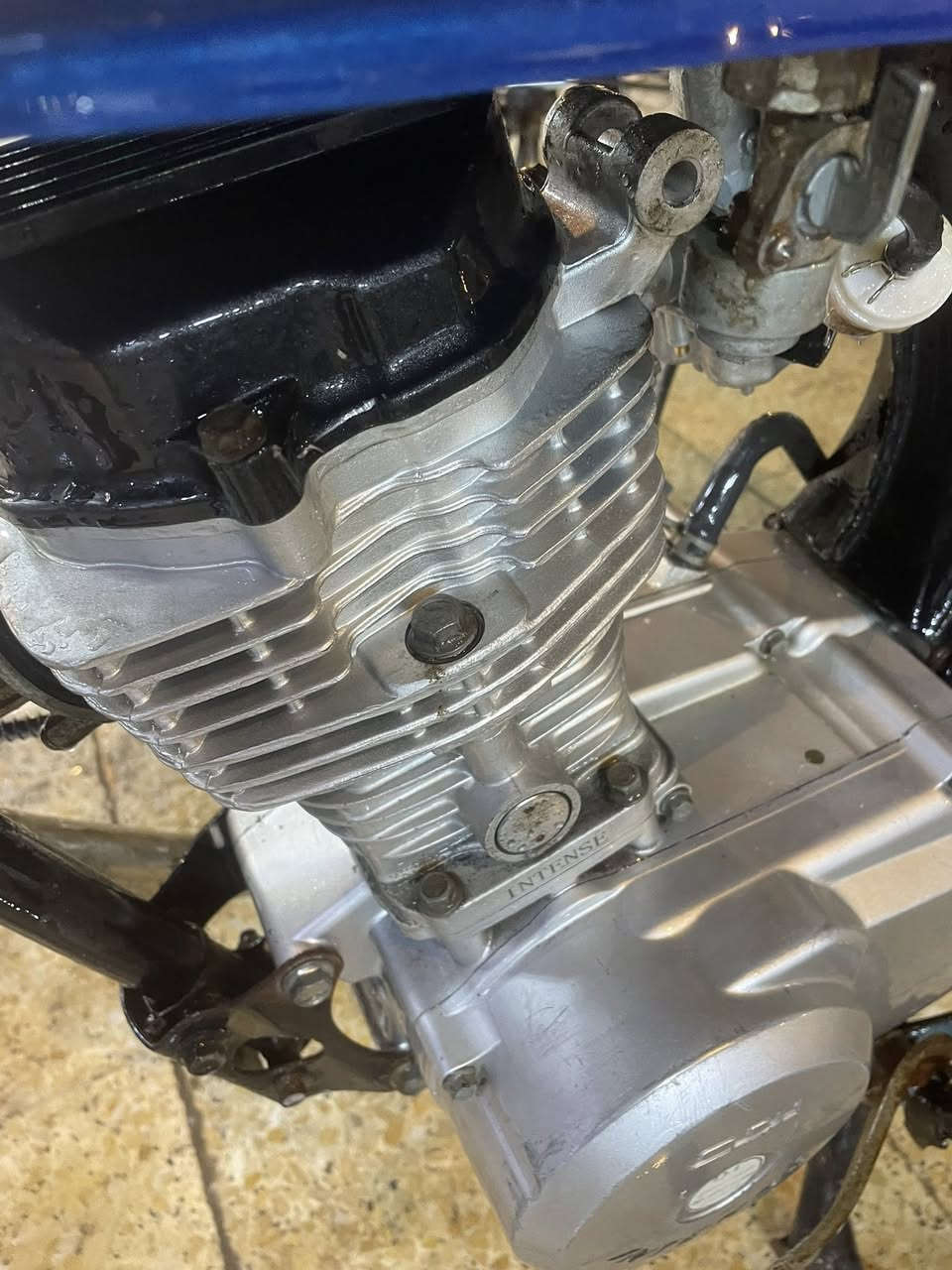 دراجه ايراني جديده تعمير كله جديد ادوات 
السعر المطلوب375بيهه مجال المكان البصره المطيحه ***********اليحب يتفضل وبخدمته
