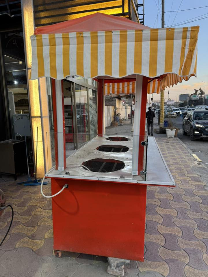 سلام عليكم عربانه للبيع حديد الميز مغلف المنيوم جام ابو ١٠ ملم بيه مكان ٣ صواني كل صينيه جواه بريمز نار جادر مسلح ضد المطر اربع تايرات تنقله بسهوله للبيع للاستفسار *********** مكانه نجف
