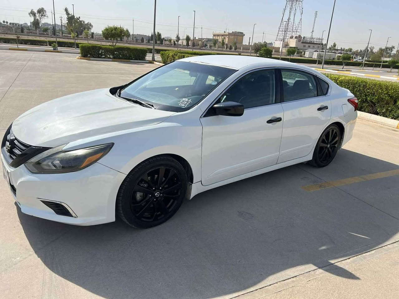 Altima 2016 SR
مواسەفات
گێڕ شەفت
کوشین نیو جلد 
کوشین کارەبایی
تعدیل سورعە 
لایت بیلادی ناو ڕەش 
بەسمە 
شەغال
ویل بیلادی SR ڕەش
٥ پارچەی سبوغە 
٢ دەرگا و ٣ پارچەی پێشەوە
کەمێک ناوی گرتووە 
گێر و مکینە و تبرید بەشەرت 
سەنەوی ٢٠٢٣ بەسەرچوە 

*********** أربيل, العراق

