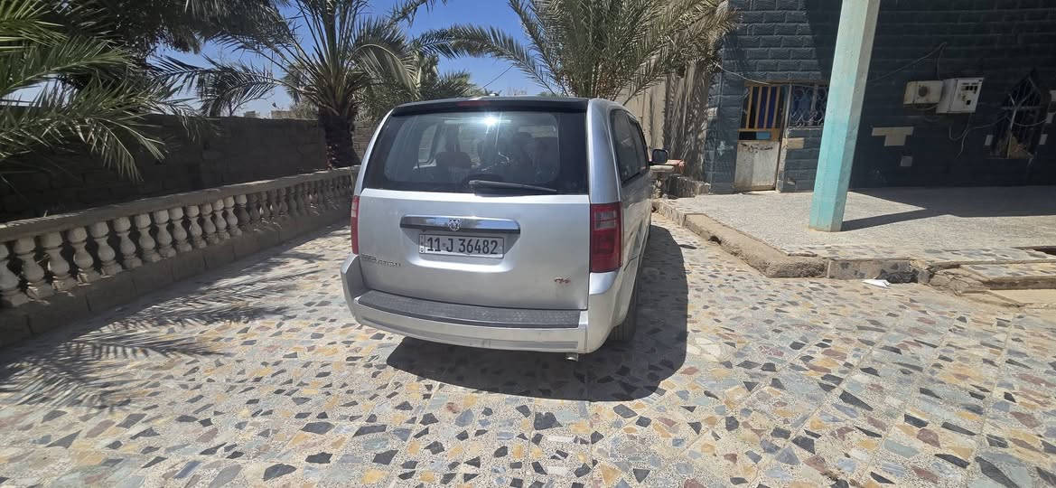 سلام عليكم
سيارة دوج كرفان موديل 2008

محرك 3800

بيبان كهربائي تبريد ثلاث  قطع السيارة وارد امريكي داخله كلين بدون حادث منضومه غاز 

رقم بغداد 

المكان ميسان حي الجامعة الثانيه

السعر 105 
***********
