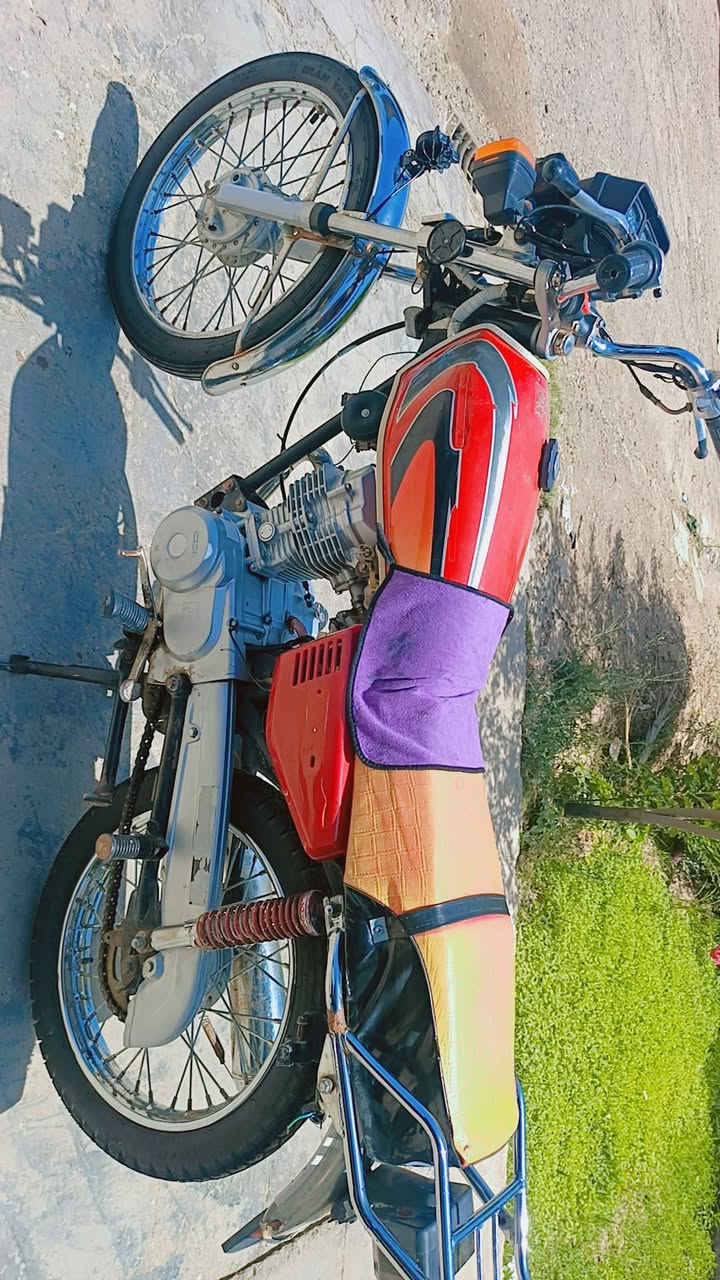 سلام عليكم دراجه للبيع شلامجه اصلي موديل ٢٠٢٢ دراجه كلك خير من الله كله شغال سعر ٥٠٠ وبيه مجال واسط الموفقيه ***********
