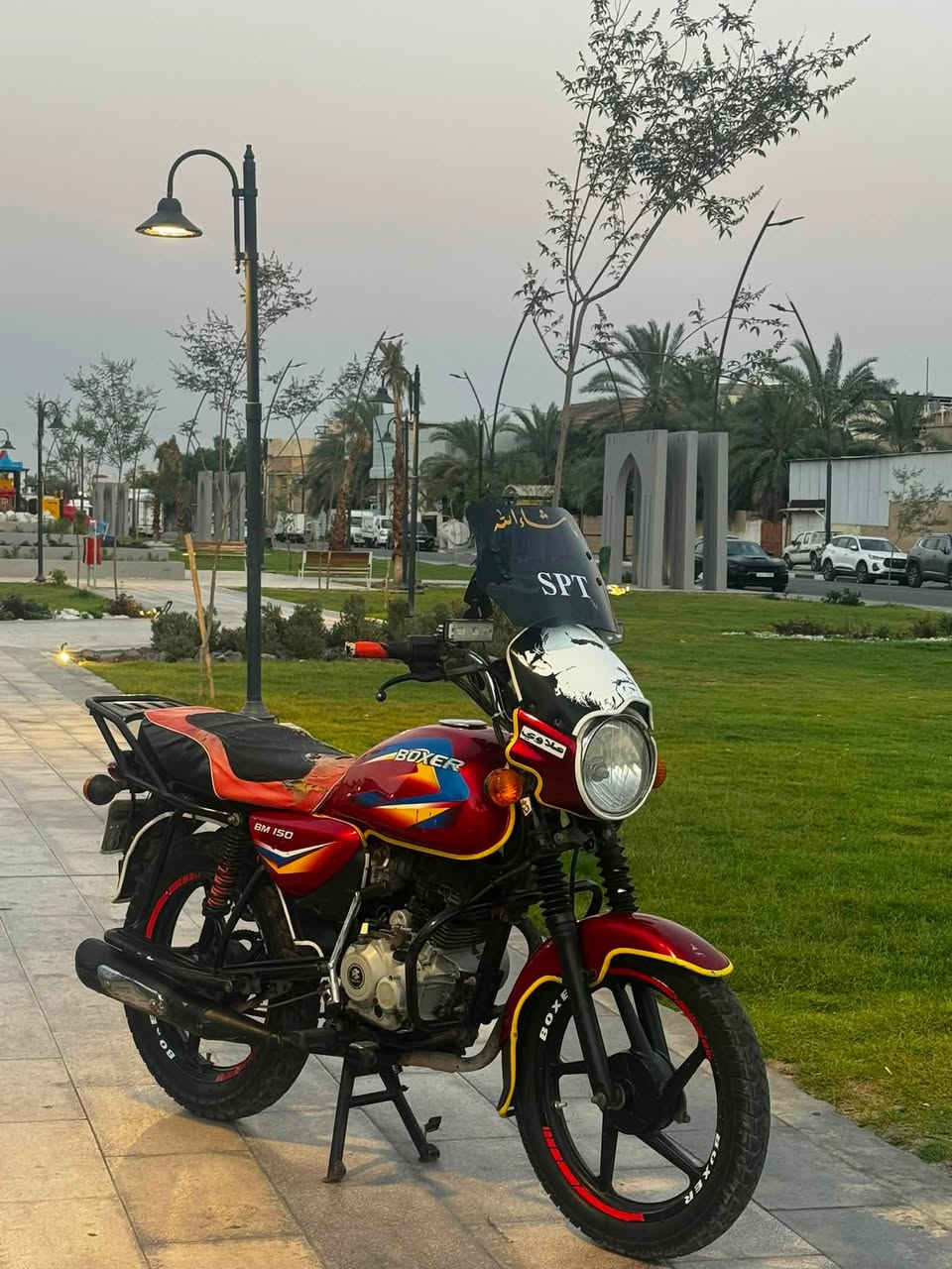السلام عليكم شباب دراجه ✅للبيع✅ بوكسر رقم وسنويه بصره سعره 2 قفل مكاني بصره دور الضباط ***********
