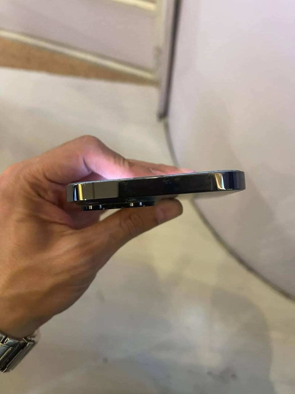 ايفون 13 برو ماكس 
جهاز كلش نضيف 
بحاله الوكاله 
بطاريه86 
ذاكره 256
مستبدل شاشاه 
جهاز شرق اوسط 
فيس ايدي شغال 
جهاز كله مكفول وشغال 
شاشاه تلث خيارات فيس ايدي شغال 
مكاني حله اتصل او خاص 
***********
سعر 550 وجهاز مو سعره والله 
او مراوس
