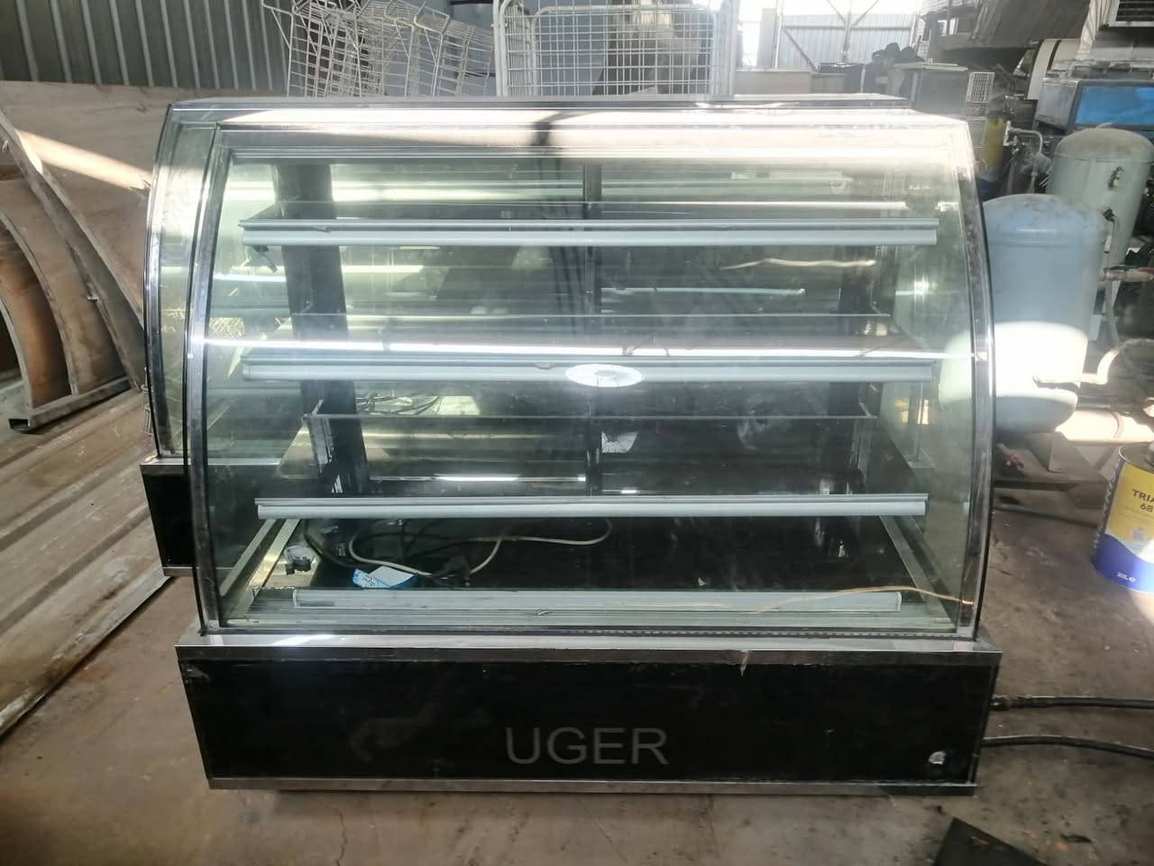 عارضات كيك واجبان ومقبلات للبيع المكان بغداد عوريج الصناعية *********** واتساب
