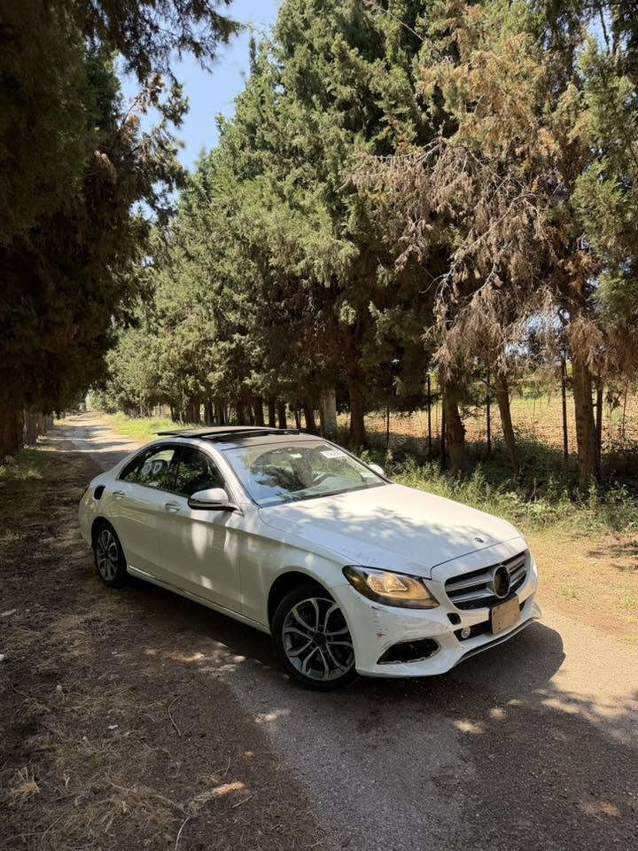 MERCEDES BENZ C-CLASS 300 4MATIC 
MODEL : 2018 
Clean carfax ‼️🔥🔥
Mileage : 84.000 miles
Super clean 
Panoramic 
Moter vetes sherke 🪬
Price 🔥
☎️☎️ : 03487131 
##c300 #mercedes #f


**إذا كنت صاحب هذا الإعلان وتريد حذفه لأي سبب، رجاءا أرسل رسالة إلى الدعم الفني**