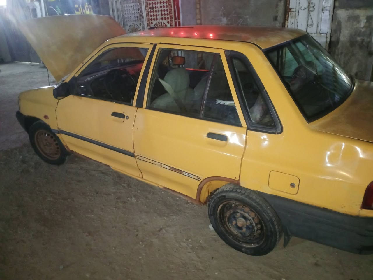 موديل ١٣ مكينه وكير خير من الله شواصي واحد بلادي واحدمعمر تحويل ثاني يوم السعر ١٦ مطلوبه هيئه وغرامه ٣ ورقات ينزل من سعرهه مكان السياره الشعب حي اور ***********
