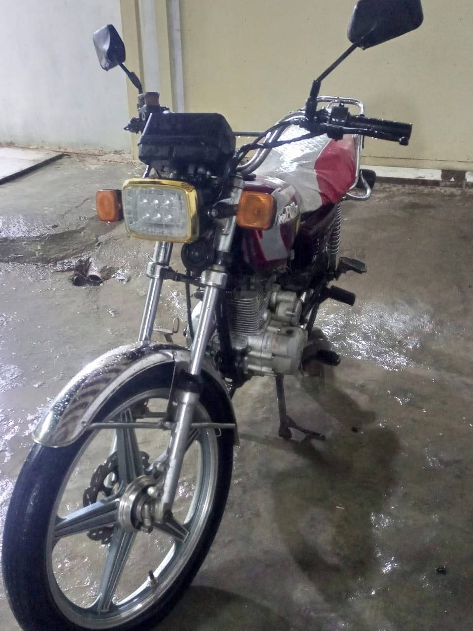 سلام عليكم سيفان ١٩ مكينه نضيفه دشبول وماصده واشاير وكلشي شغال وسلف نقصه بس باتري سعر٢٧٥وبي مجال للغوالي


**إذا كنت صاحب هذا الإعلان وتريد حذفه لأي سبب، رجاءا أرسل رسالة إلى الدعم الفني**