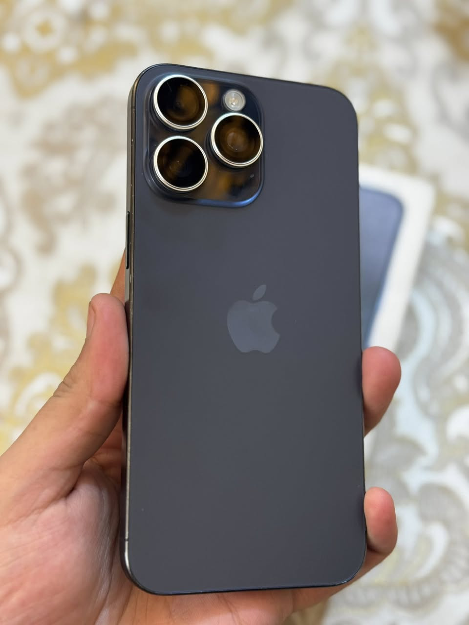 آيفون 15 برو ماكس ..شرق اوسط
جهاز مابي آي خلل او مشكله نضيف مبدل فقط ضهر اصلي غيره كلشي مابي ..

بطارية 89% بلاديه شرط 

ذاكرة 256 نموذج M.AAA ماستر 

كارتون الاصلي مطابق .

مكاني نجف حي السلام. 

السعر 870 وبي مجال 

***********
