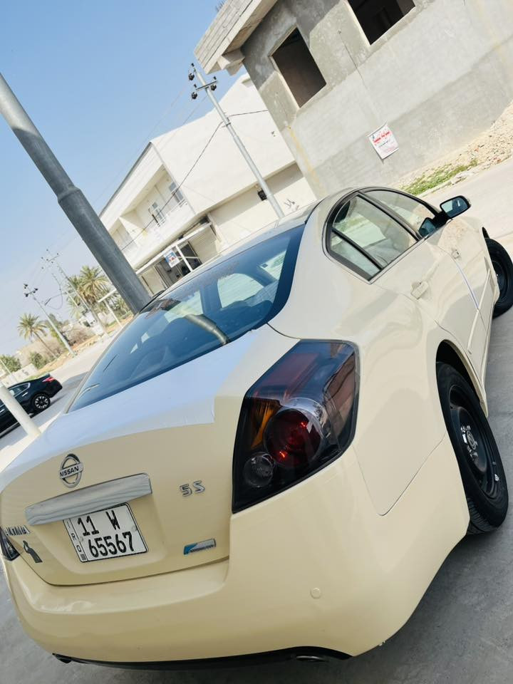 سلام عليكم نيسان التيما خليجي ٢٠١٢ تكسي دبي سياره رقم بغداد خصوصي بسمي تبريد شغال مكينه وكير اي عيب مابيهن سياره ماشيه ميتين ودعش حقيقي سونر معروض بل صور مكاني ديالى خانقين ***********
