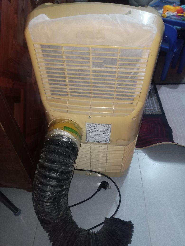 سبلت طن للبيع بحالة جيدة جدا تبريدة ثلج كوت حي الحكيم الأولى قرب القسم البلدي /***********
