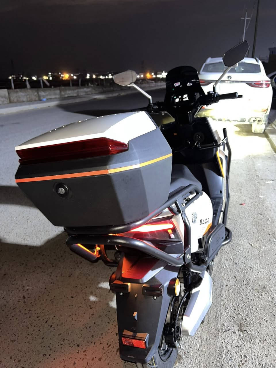 السلام عليكم..دراجه _صقر _ F15_بطاريه _ليثيوم _
...السرعه الفعليه _ 80_..ملف 2000...بصمتين وسويجين تشغيل...عدد التحويلات..1..2..3..R..البك...تقطع مسافه اكثر من _60_ كيلو حسب الوزن والسرعه...شاحنه ذكيه تدعم الشحن السريع والأيقاف الذاتي...الدراجه وضع وكاله كما في الصوره ...السعر (مليون و200) وبيه مجال بسيط ...مكاني بغداد ...الشراي يتصل..موجود واتساب ***********
