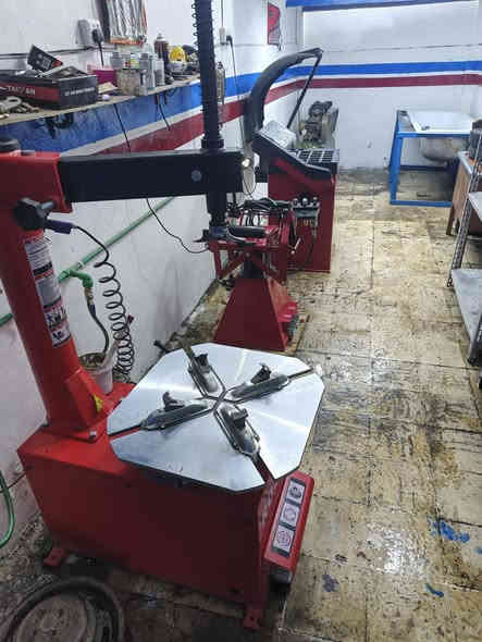 سلام عليكم غراض بنچر للبيع خالعه بلنص بكرت شلاخه جدد كمبريصر مستعمل نضيف حجم ٢٥٠ بانيوكبيرالعنوان بغداد مدينه الصدر ***********
