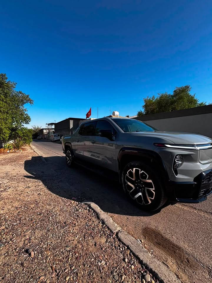 🚘 للبيع – شفروليه سلفرادو EV RST موديل 2025 ⚡

سيارة نظيفة جداً ، دخول جديد 

✅ موديل: 2025
✅ فئة: RST كهرباء بالكامل
✅ اللون: أسمنتي
✅ جميع المواصفات والكماليات
✅ السيارة جاهزة للفحص بأي مكان

📍 الموقع: (بغداد )
📞 للاستفسار: (***********/***********)

الجاد فقط، والرجاء عدم بخس السعر. السيارة تستحق المشاهدة، والله يرزق صاحب النصيب
