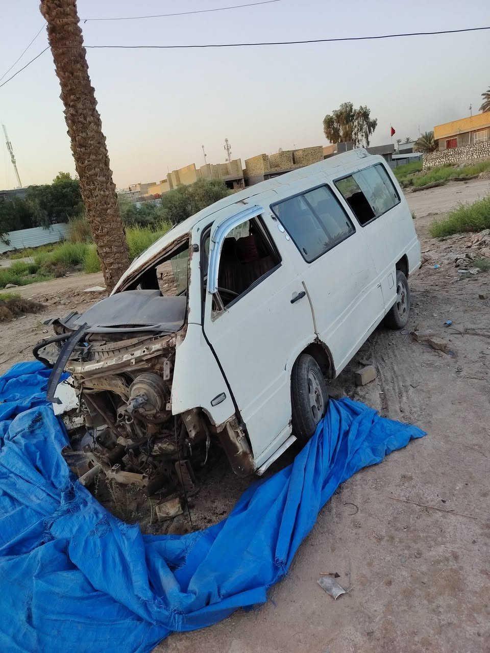 السلام عليكم ستانه للبيع على حادثه تنباع موديل1995 كير محرك شغال شاصي مابي شي تفاصيل اكثر اتصل على الرقم مكلف بلنشر *********** المكان بابل حله عوفي
