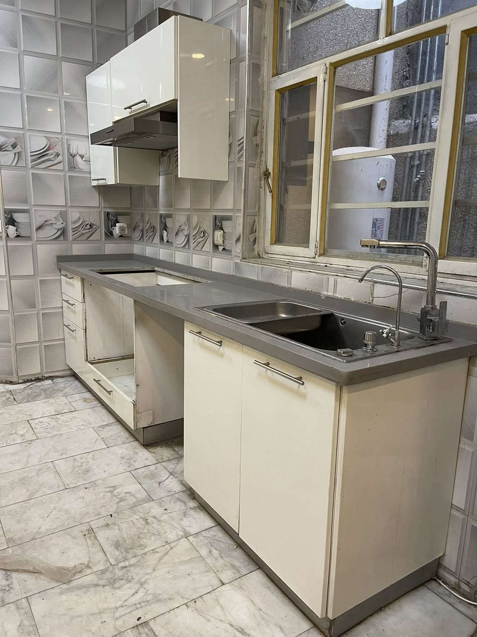 كاونتر مستعمل للبيع مع السنك والخلاط
السعر 1,500,000
للجادين فقط
*********** واتساب
بغداد حي حطين
