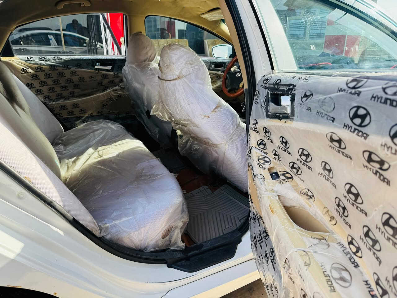 سوناتا 2011 مكينه 2.4 دوش تخم تاير جديد اقل من شهر شديته حداديه جديد تبريد ثلج تدفئه شغاله لايت زنون سنويتها لل27 بسمي شخصياً علماً المكينه ممفتوحه ولا لكير ع بلاد مملعوب بيهن سياره مال بيت وصارلها بل٣ سنوات عندي خير من لله بيها قطعتين وبراغي البنيد مفتوحات فقط السعر 107 وبيها مجال جداً بصيط شراي خابر الخاص مغلق العنوان بابل حله *********** /***********
