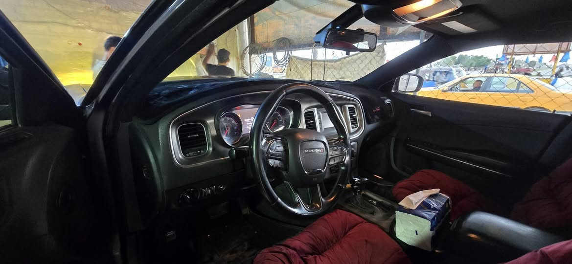 جارجر ٢٠١٥ اصل 
وارد كندي ٣٦٠٠
رقم بصره انكليزي باسمي 
حادث بنيد مبدل اصلي نفس 
 وجاملغ العبري تنسيب مفتوحات البراغي فقط
للتفاصيل *********** 
مكان السيارة العمارة
