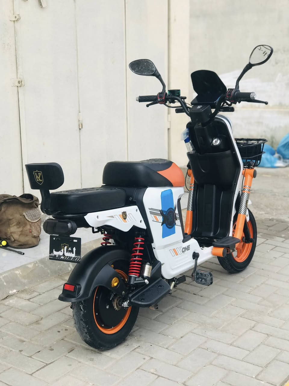 سلام عليكم اخوان دراجة شحن للبيع خمس بطاريات وقابلة للزيادة بطارية دراجة فول مواصفات عداد الكتروني الدراجة موديل 2025 الدراجة تمشي 99 حقيقي السعر خاص او الاستفسار على الرقم ***********
